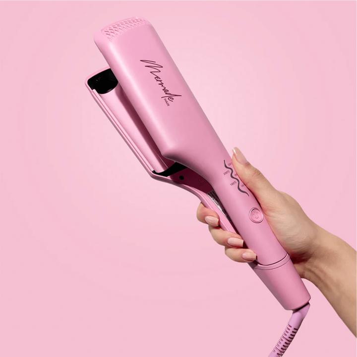 Actual product image Mermade The new Double Waver by Hair embodies the philosophy "less is more". With its inn