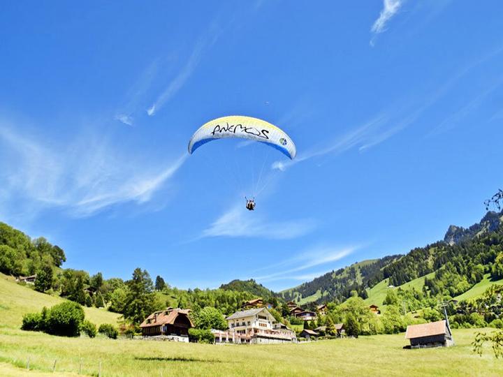 Actual product image Smartbox Vol en parapente en tandem dans la région de la Gruyère pour 1 personne (1 Person)