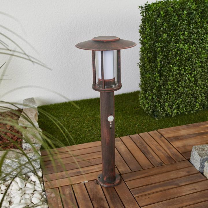 Actual product image Lindby Pavlos LED garden light w/sensor Rust (525 lm, IP44)