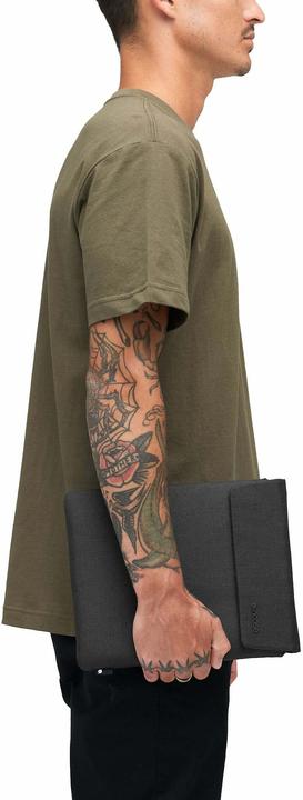 Actual product image Incase Crosstown Sleeve for 11-inch Tablet - Black (Universal)