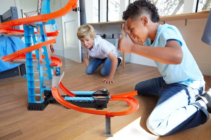 Actual product image Hot Wheels Sky Crash Tower