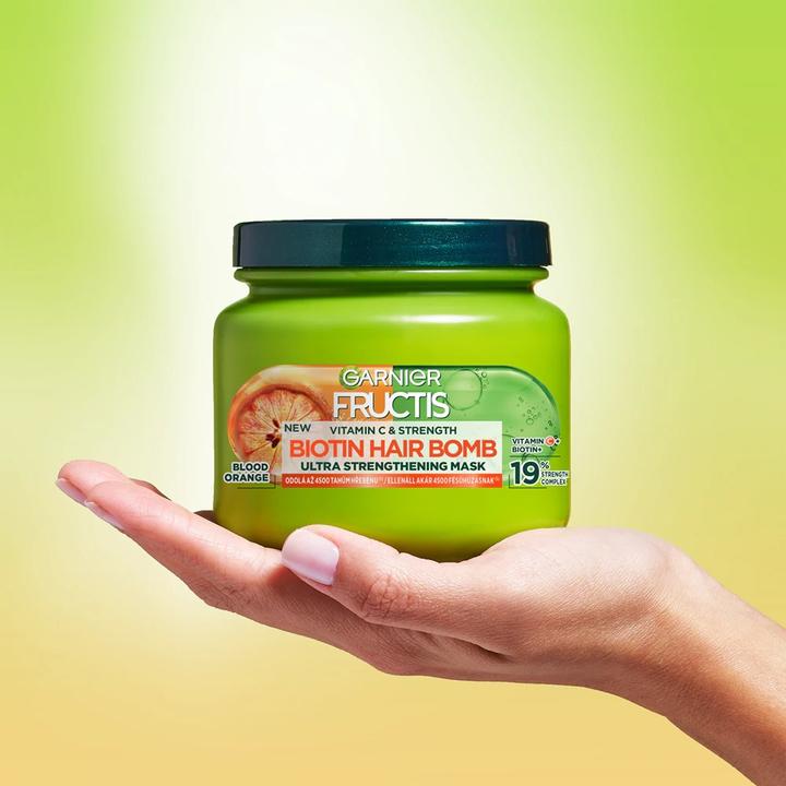 Actual product image Garnier Fructis Vitamin & Strength Biotin Hair Bomb Mask - Strengthening mask for weak hair prone (320 ml)