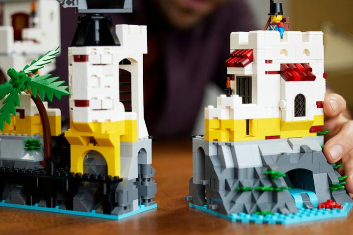 Produktbild LEGO Eldorado Fortress (10320, LEGO Icons, LEGO Seltene Sets)
