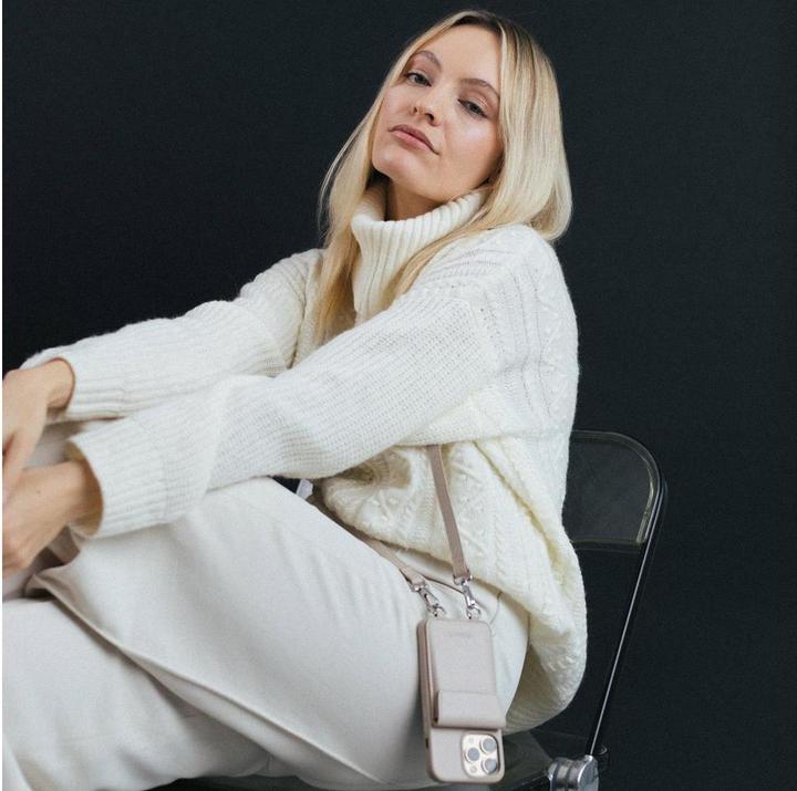 Produktbild Urbany's Necklace Case Handykette+ BEACH BEAUTY iPhone 17 Pro