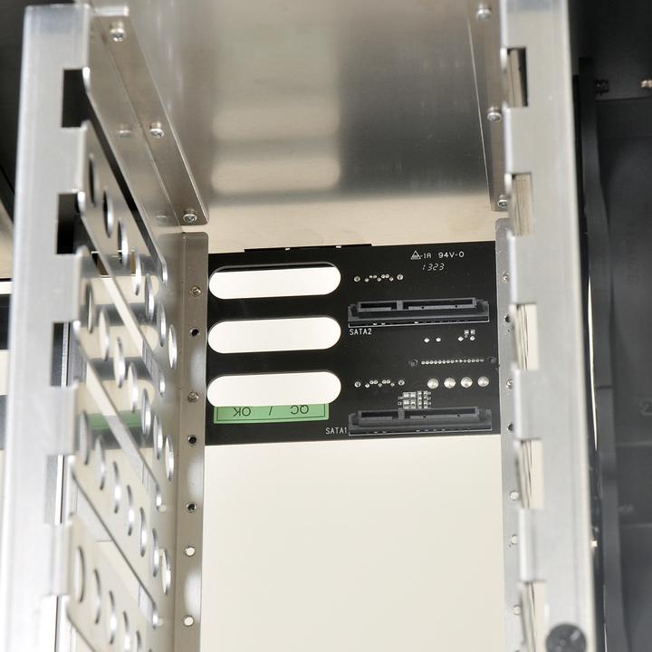 Actual product image Lian-Li Pc-Q26b (Mini-ITX)