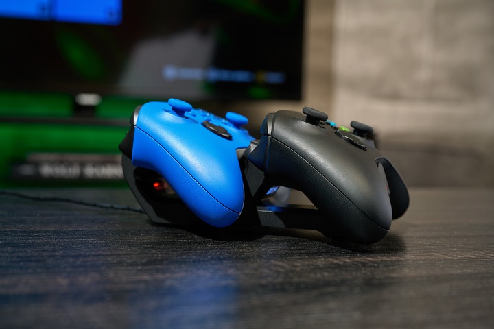Produktbild PowerA Duo Charging Station (Xbox Series X, Xbox One X, Xbox Series S, Xbox One S)