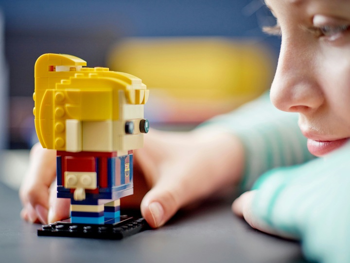 Actual product image LEGO Brick Headz - FC Barcelona â€" Go Brick Me (40542, LEGO Brickheadz)