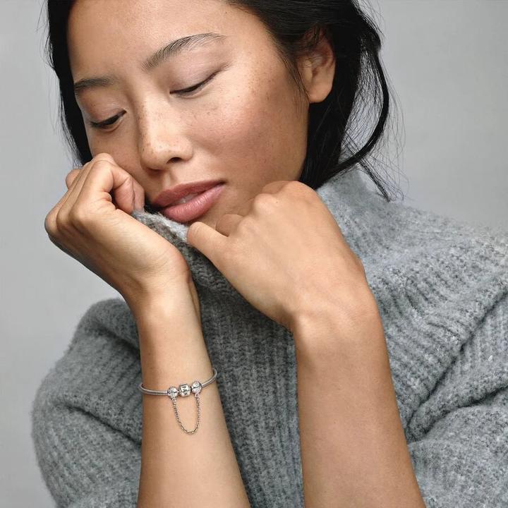 Produktbild Pandora Gereichte Herzen (925 Silber)