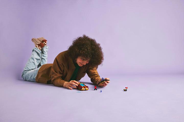 Produktbild LEGO Iron Man Auto und Black Panther vs. Red Hulk (76310, LEGO Marvel)