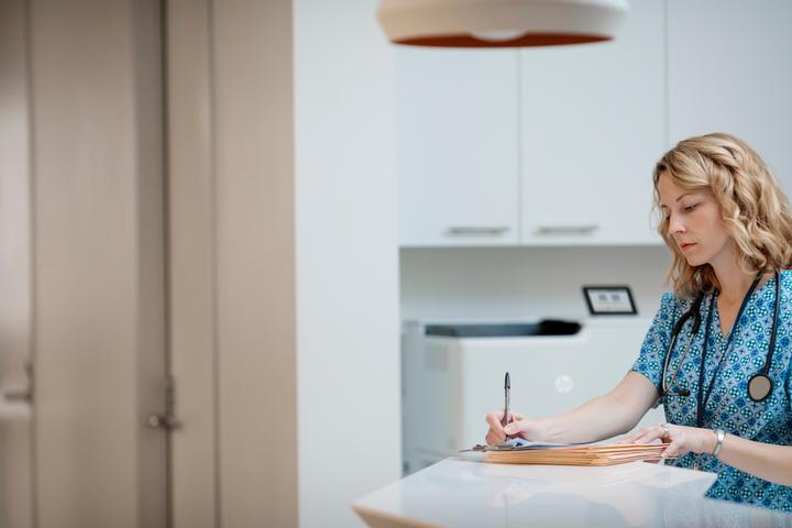 Produktbild HP M653dn (Laser, Farbe)