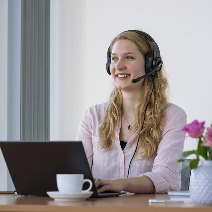 Actual product image Hama HS-P300 (Cable)