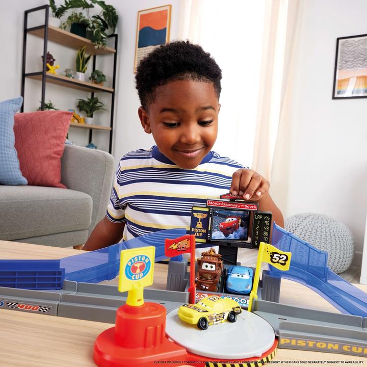 Productafbeelding 0 Disney en Pixar Cars Piston Cup Stunting Speedway Speelset met Bliksem McQueen Speelgoedauto