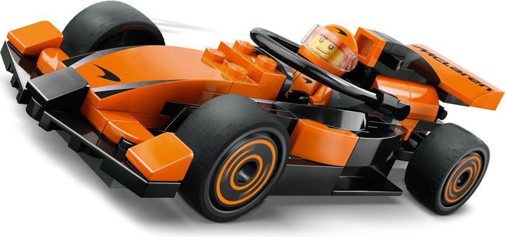 Actual product image LEGO F1 Rennfahrer mit McLaren Rennauto (60442, LEGO City)