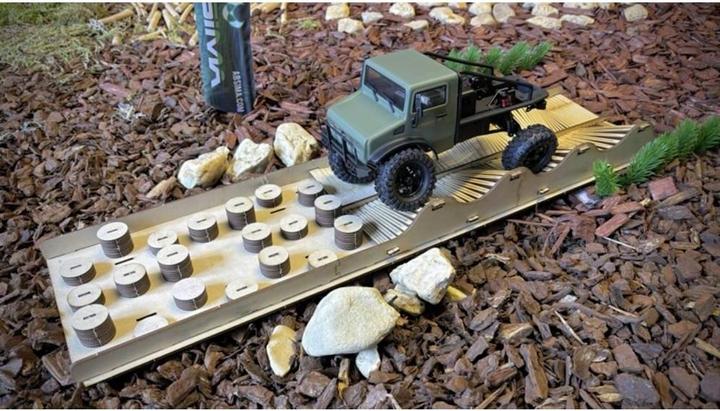 Actual product image Absima 2320203 Fahrbahnhindernis Wooden Piles & Waves (L x B x H) 680 x 180 x 55