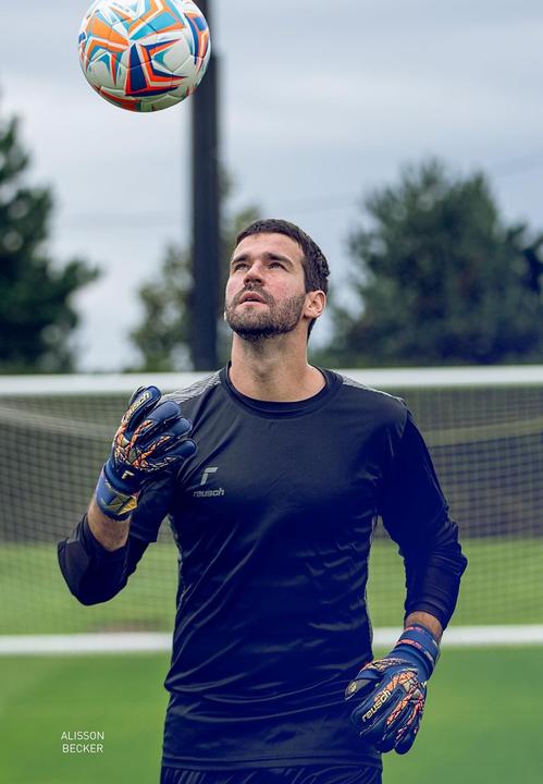 Actual product image Reusch Goalkeeper glove Attrakt Gold X - 9.5