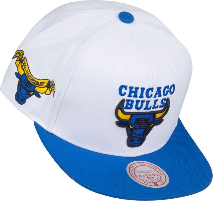 Produktbild Mitchell & Ness Snapback Cap - CORE V Chicago Bulls weiss (One Size)