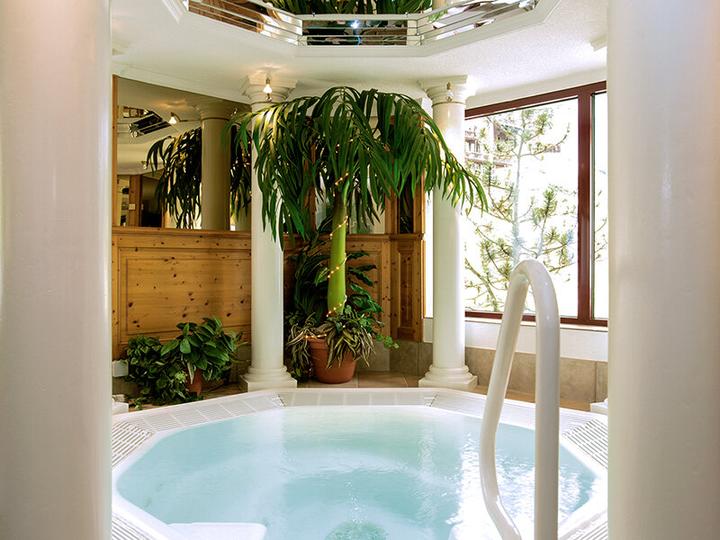 Actual product image Smartbox 1 overnight stay in the Jungfrau region with dinner or wellness centre (2 Persons)