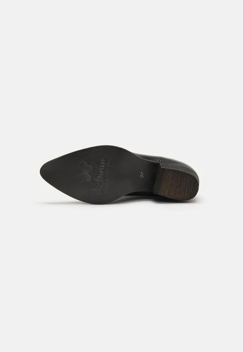 Actual product image Felmini The cowboy boot with heel from, is characterised by beautiful embroidery on the shaft (39)