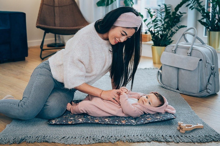 Immagine prodotto Bizzi Growin Borsa fasciatoio da viaggio POD Baby - Pelle Vegana - Grigio Sussurro