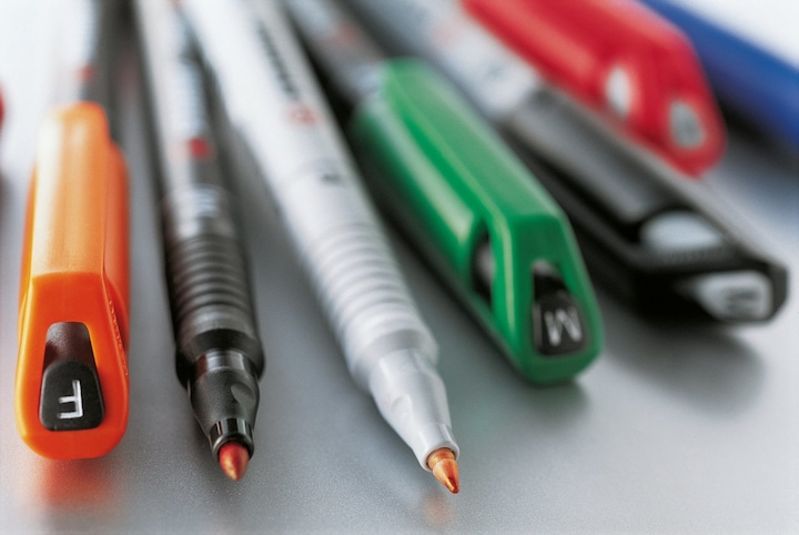 Produktbild STABILO OHPen universal Folienstift permanent (Rot, Schwarz, Grün, Blau, 0.70 mm, 4 x)