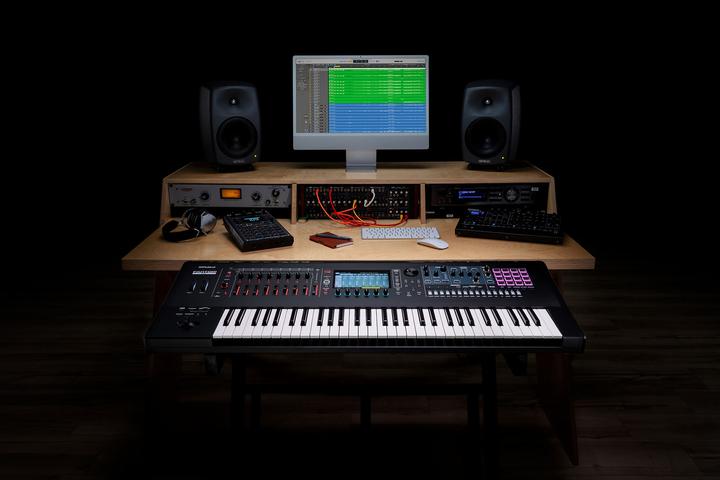 Actual product image Roland Fantom-6 EX