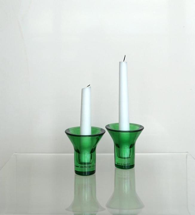 Produktbild Born in Sweden LUMI Kerzenhalter Grün aus Glas, modernes Design, 8cm