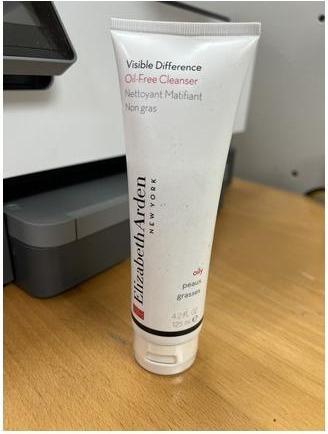 Image du produit Elizabeth Arden Visible Difference Oil-Free Cleanser 4.2 Oz (Lait nettoyant, 125 ml)