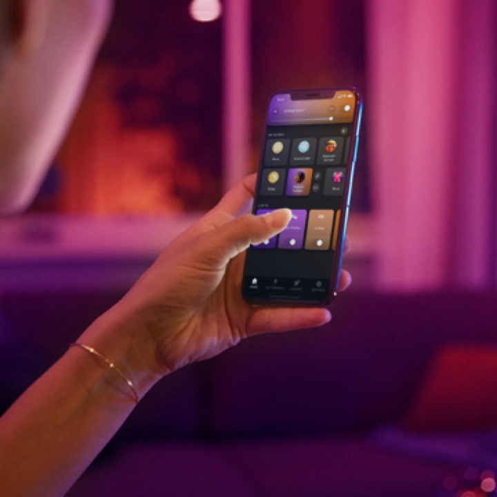 Actual product image Philips Hue White & Color Ambiance BT Starter-Set (E27, 9 W, 1100 lm, 3 x, F)