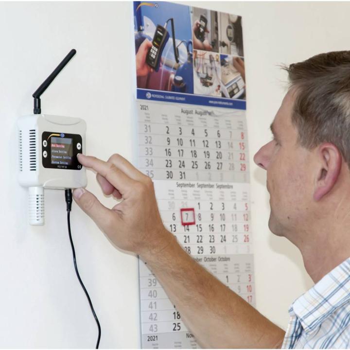 Actual product image PCE Instruments WiFi temperature/humidity meter
