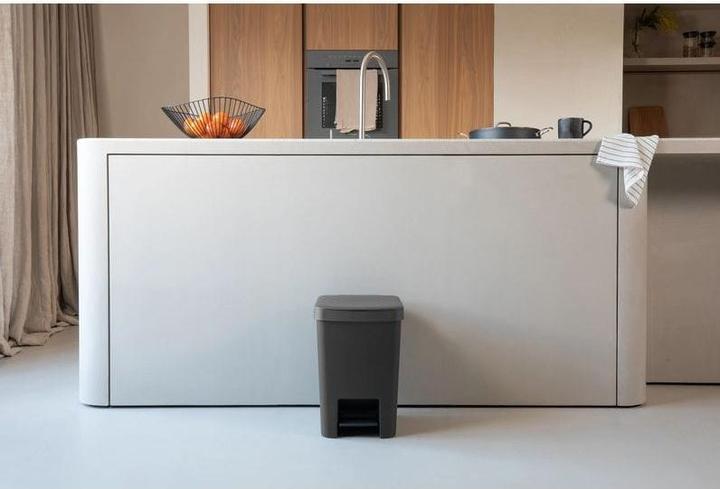 Actual product image Brabantia StepUp Bin (25 l)