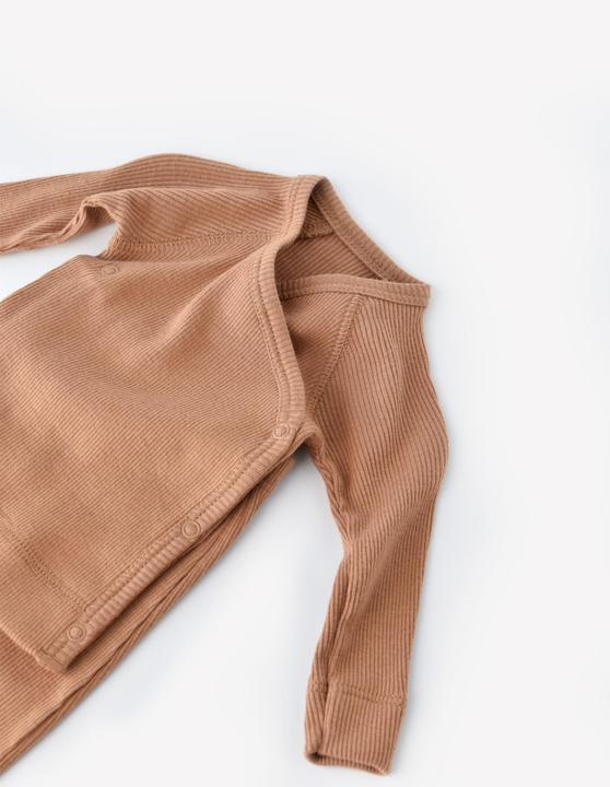 Produktbild BabyCosy 4 Stk Set. Hose. T-shirt. Mütze. Fausthandschuhe (68)