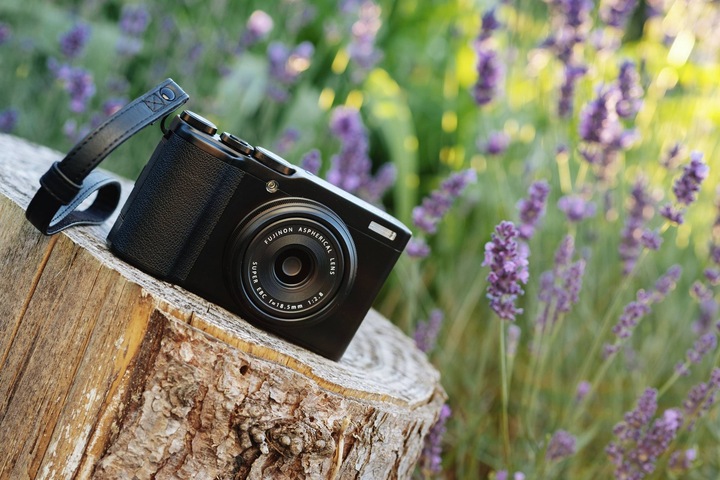 Produktbild Fujifilm XF10 (18.5 mm, 24.20 Mpx, APS-C / DX)