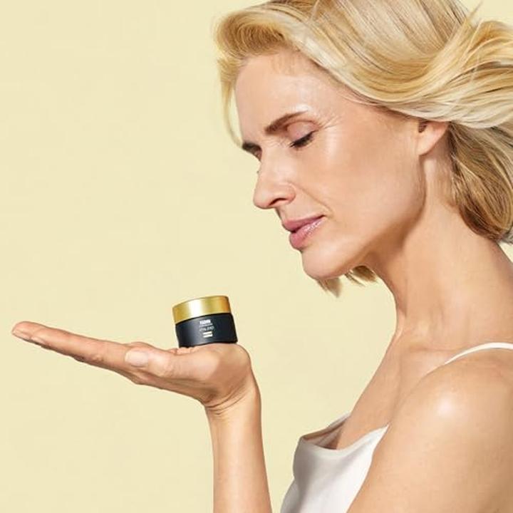 Actual product image Isdin Rejuvenate Vital Eyes (Eye Care Cream, Day + Night, 15 ml)