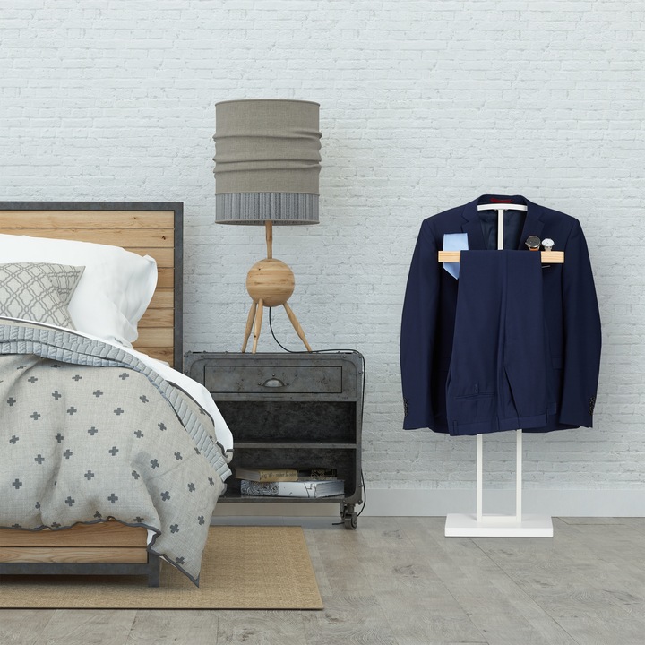 Image du produit Relaxdays Valet Stand, avec étagère en bois