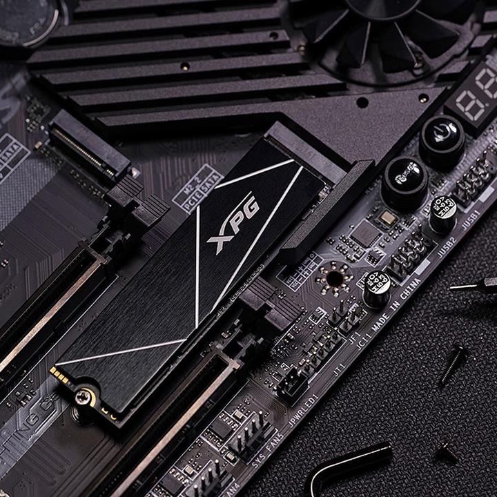 Actual product image Adata XPG Gammix S70 Blade (1000 GB, M.2 2280)