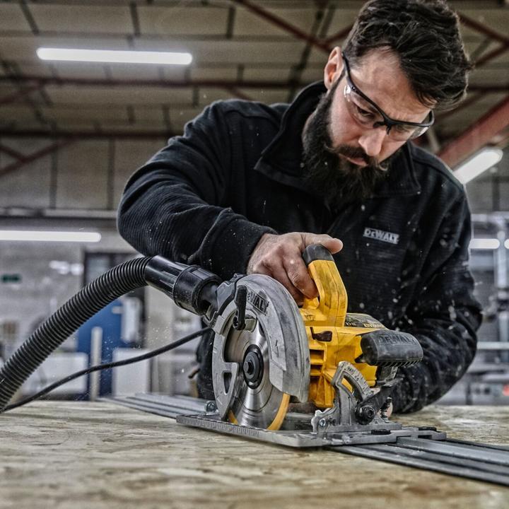 Actual product image DeWalt Handheld circular saw