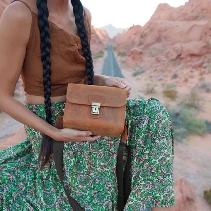 Image du produit Only-Bags.Store Étui en cuir grainé pour appareils photo sans miroir, à développement instantané et DSLR (Sac à bandoulière pour appareil photo)