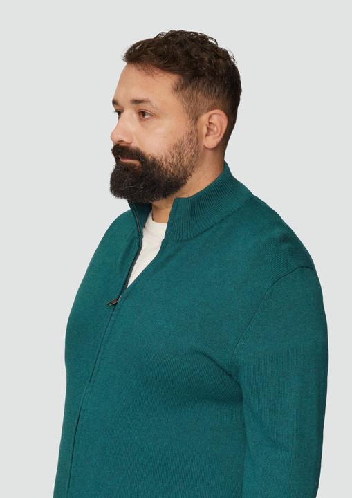 Immagine prodotto S.Oliver Strickjacke Strickjacke mit Stehkragen und Logo-Detail (4XL)