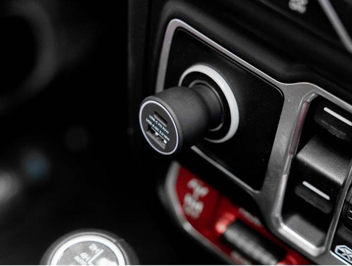 Image du produit Quad Lock Dual USB-C 48W Car Charger