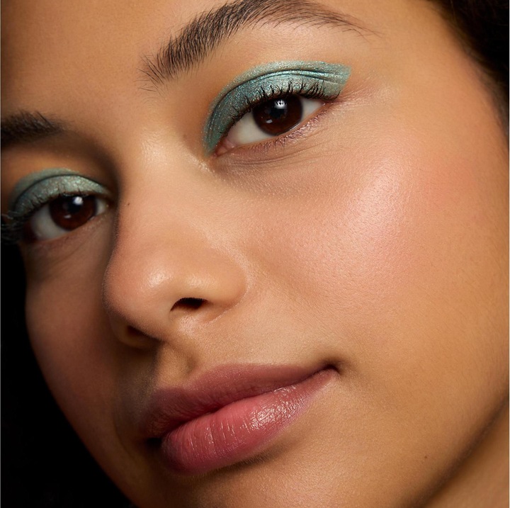 Actual product image Catrice Aloe Vera Eyeshadow Stick (080 Ocean Depths)