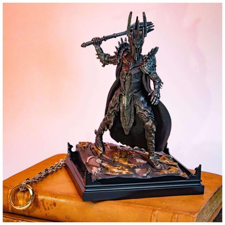 Actual product image Noble Collection Lord of the Rings Diorama Figure Sauron 17 cm
