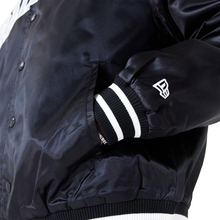 Produktbild New Era Varsity Satin Bomber Jacke Las Vegas Raiders - S (S)