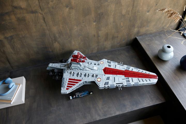 Productafbeelding LEGO Star Wars UCS Venator-klasse Republikeinse Aanvalskruiser (75367, LEGO Star Wars, LEGO Zeldzame Sets)