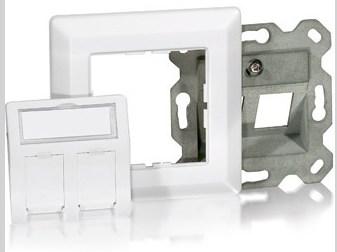 Actual product image equip Flush-mounted box for 2 Keystones with cover and central plate pure white