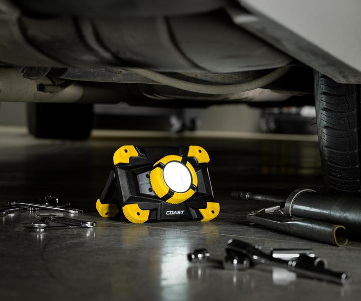 Actual product image Coast WLR1Y Rechargeable LED work light LED (1290 lumen) yellow (1290 lm)