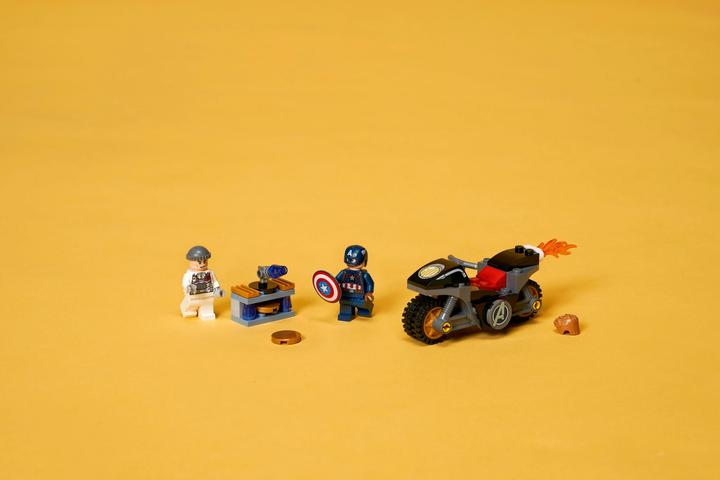 Immagine prodotto LEGO Duello tra Capitan America e l'HYDRA (76189, LEGO Marvel)