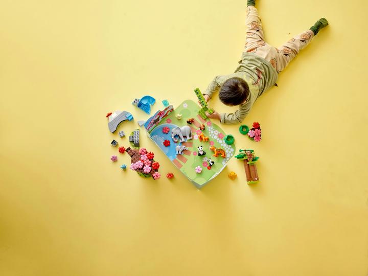 Actual product image LEGO Wild animals of Asia (10974)