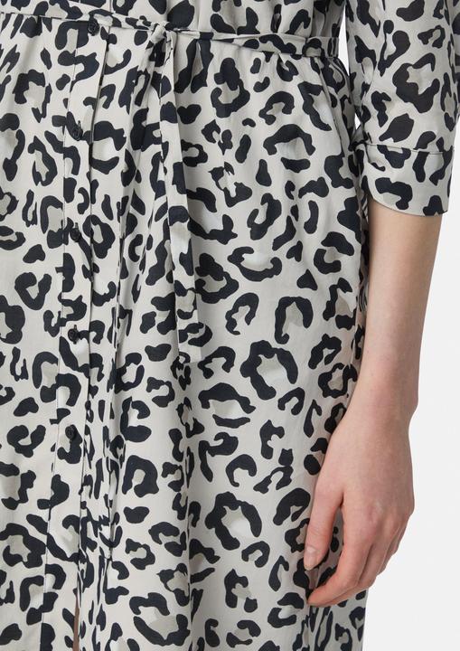 Produktbild Comma Kleid Hemdblusen-Kleid mit Leo-Print und Eingrifftaschen (36)