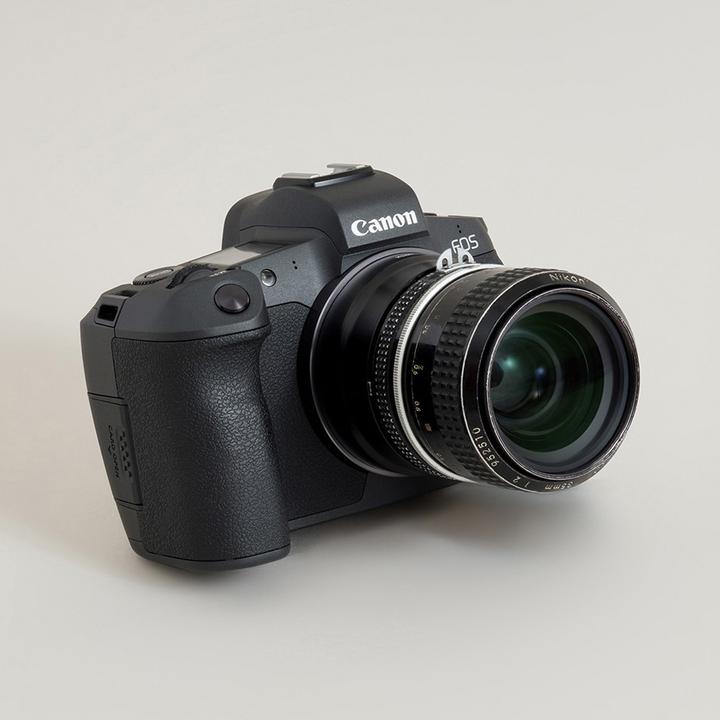 Produktbild Urth Lens Mount Adapter: Compatible with Nikon F Lens to Canon RF Camera Body