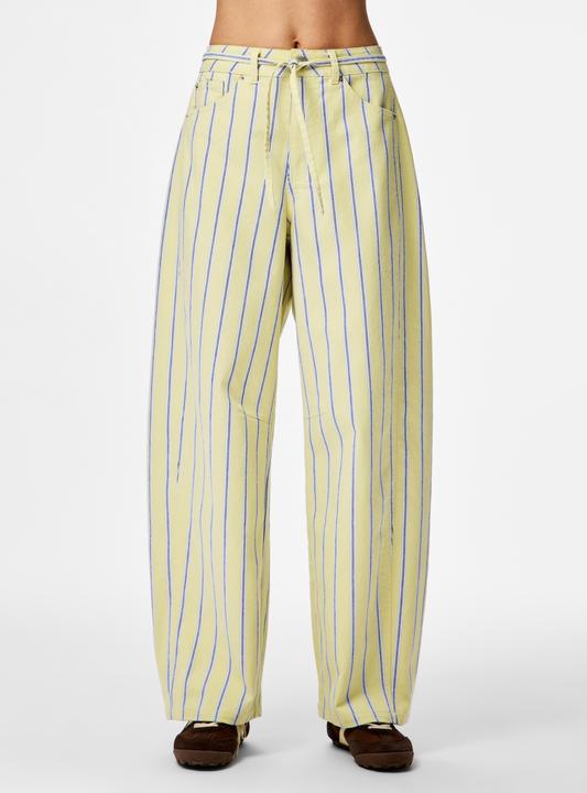 Produktbild Pieces PCBILLO MW BINDEVERSCHLUSS Barrel Fit Jeans (26)